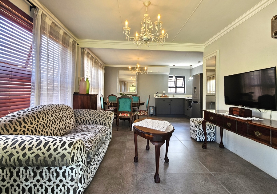 9 Bedroom Property for Sale in Wavecrest Eastern Cape